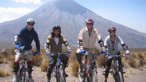 Foto 2 de Descenso en bicicleta por el volcán Chachani