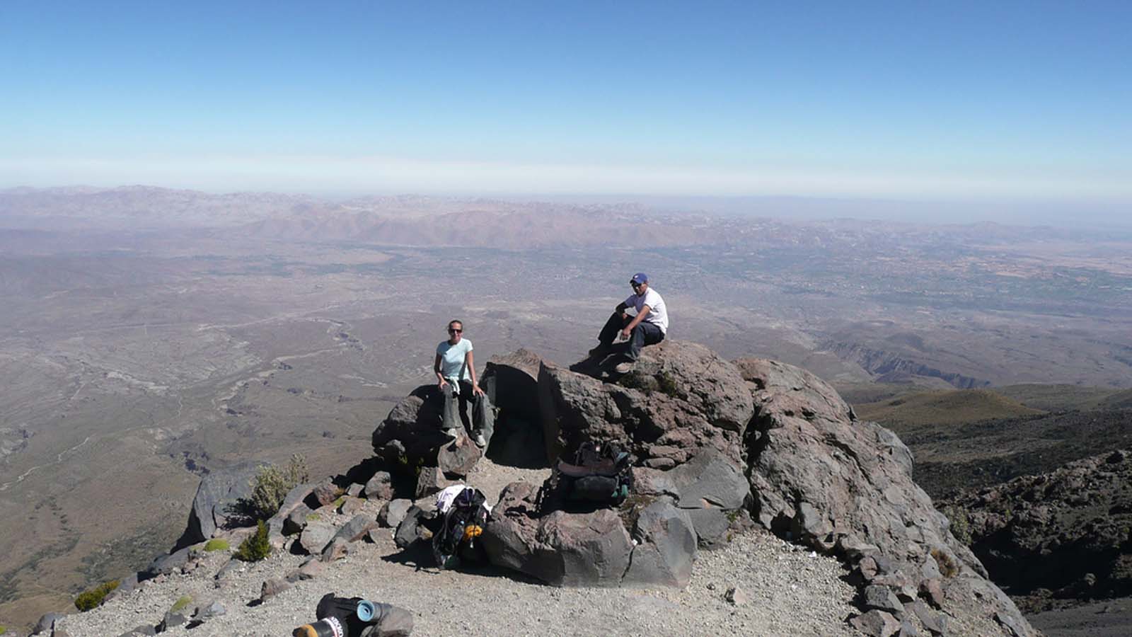 Portada de Escalada ao Vulcão El Misti 2D / 1N rota norte