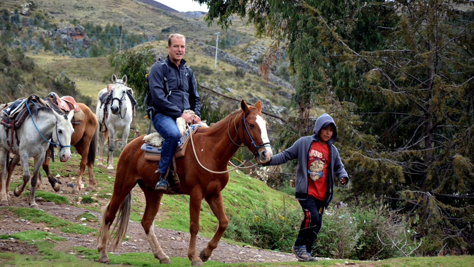 Foto 3 de Horseback riding through 4 ruins in Cusco