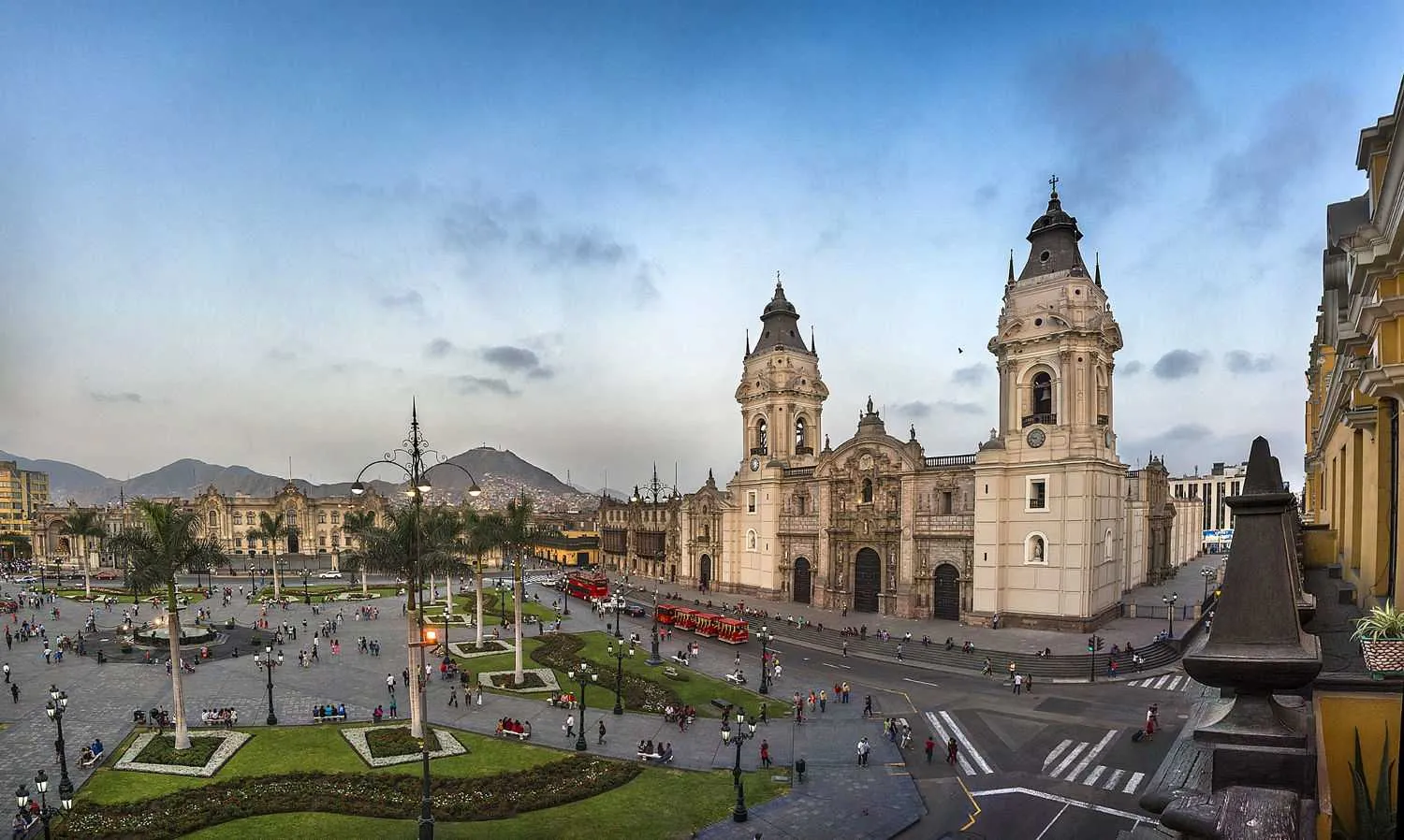 Lima by Night: Culture and Tradition